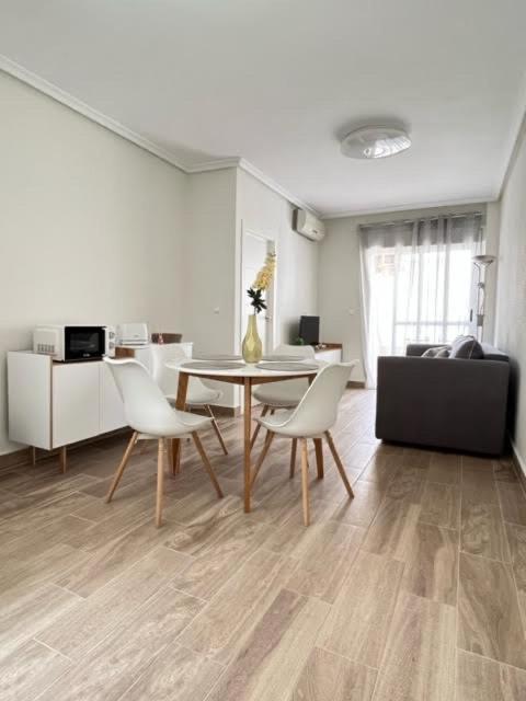 Eb By Zanis Leilighet Torrevieja Eksteriør bilde